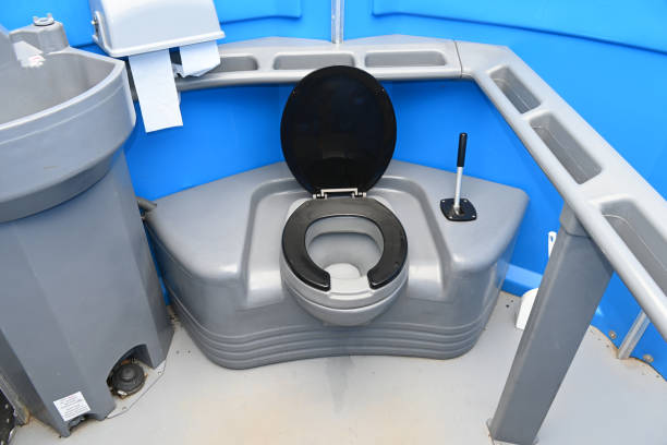 Best Portable bathroom rental  in Cresco, IA